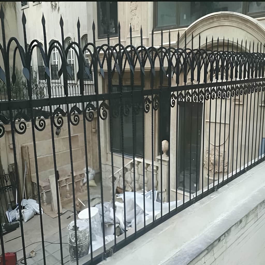 خدمات نصب حفاظ دیوار کلاسیک سرنیزه