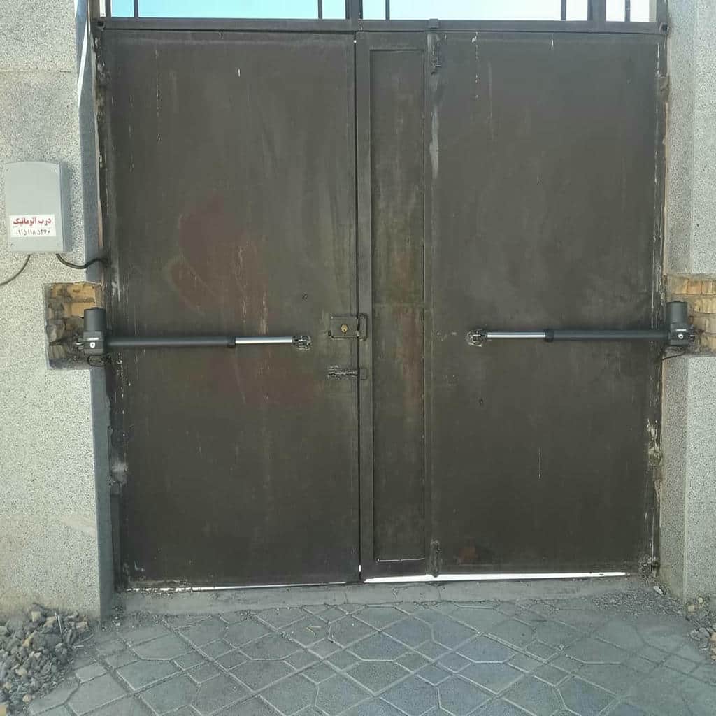 راهنمای انتخاب درب برقی حیاط لولایی بر اساس وزن