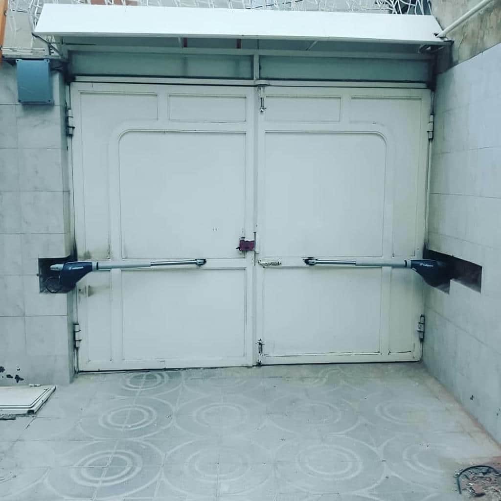 اجرای موتور جک پارکینگی بازویی با برد فرمان سازگار