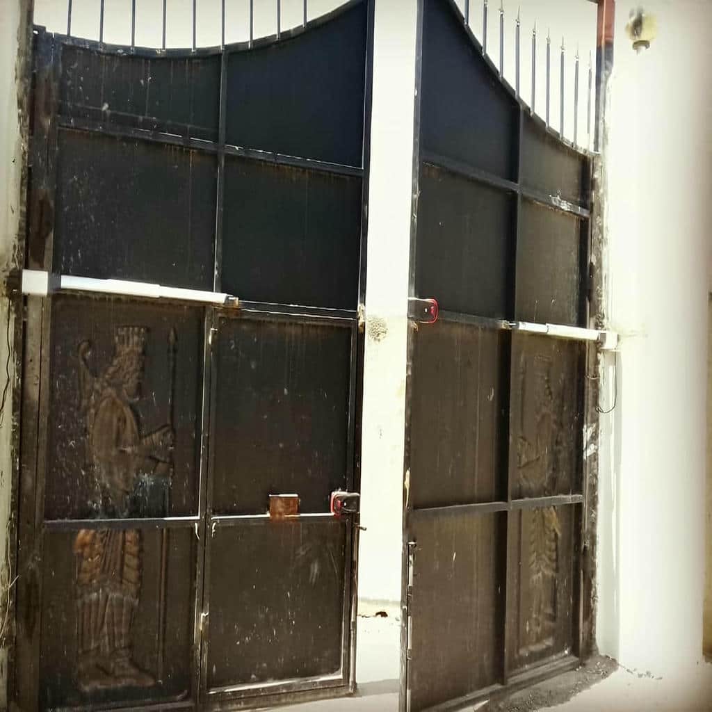 7 نمونه درب پارکینگ جک دار بازویی