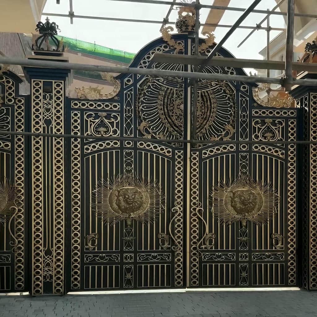 قیمت درب ویلایی قاب دار محوطه