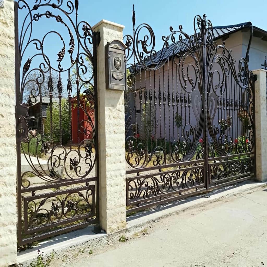 ساخت درب ویلایی ریلی محوطه باغ مدرن