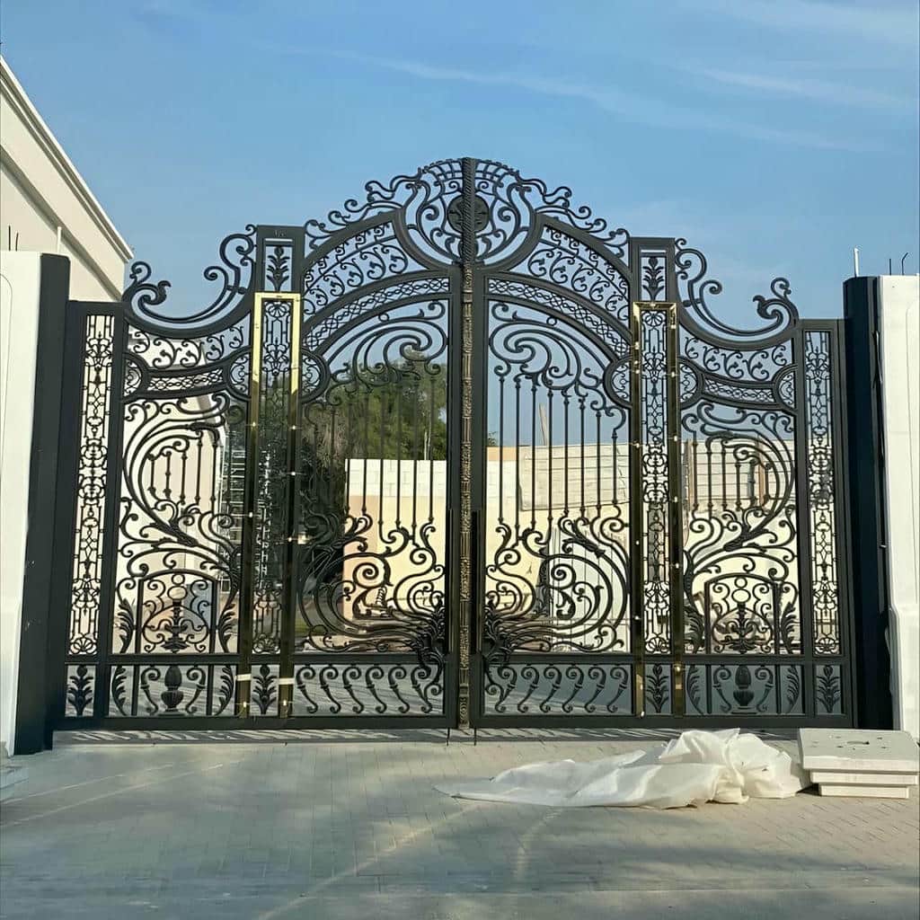 استعلام قیمت درب حیاط بزرگ پارکینگ سفارشی