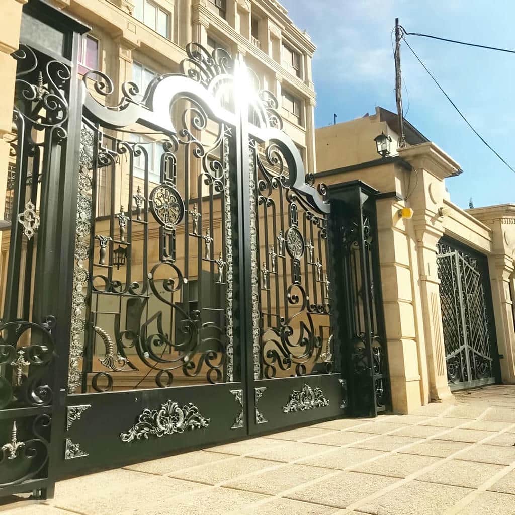 نصب درب ویلایی طرح چوب فلزی
