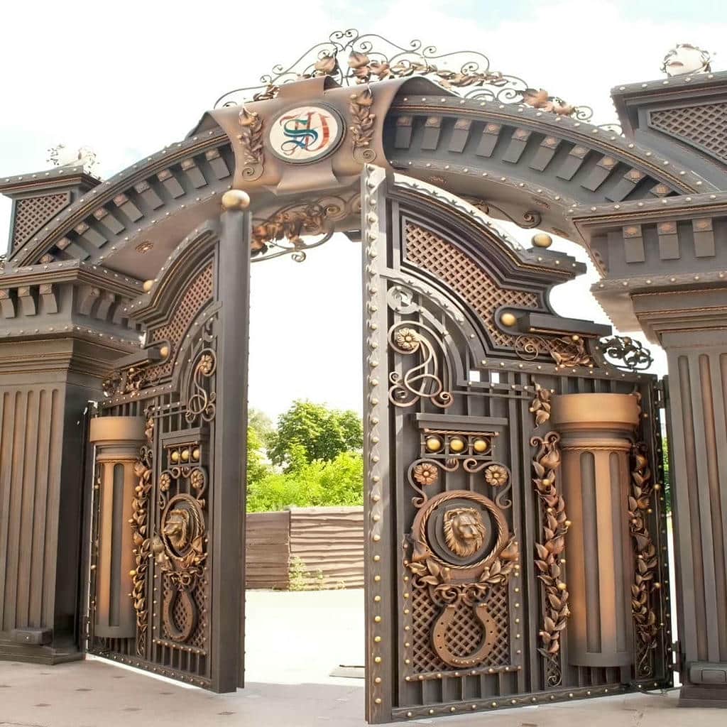10 نمونه درب حیاط طاق دار