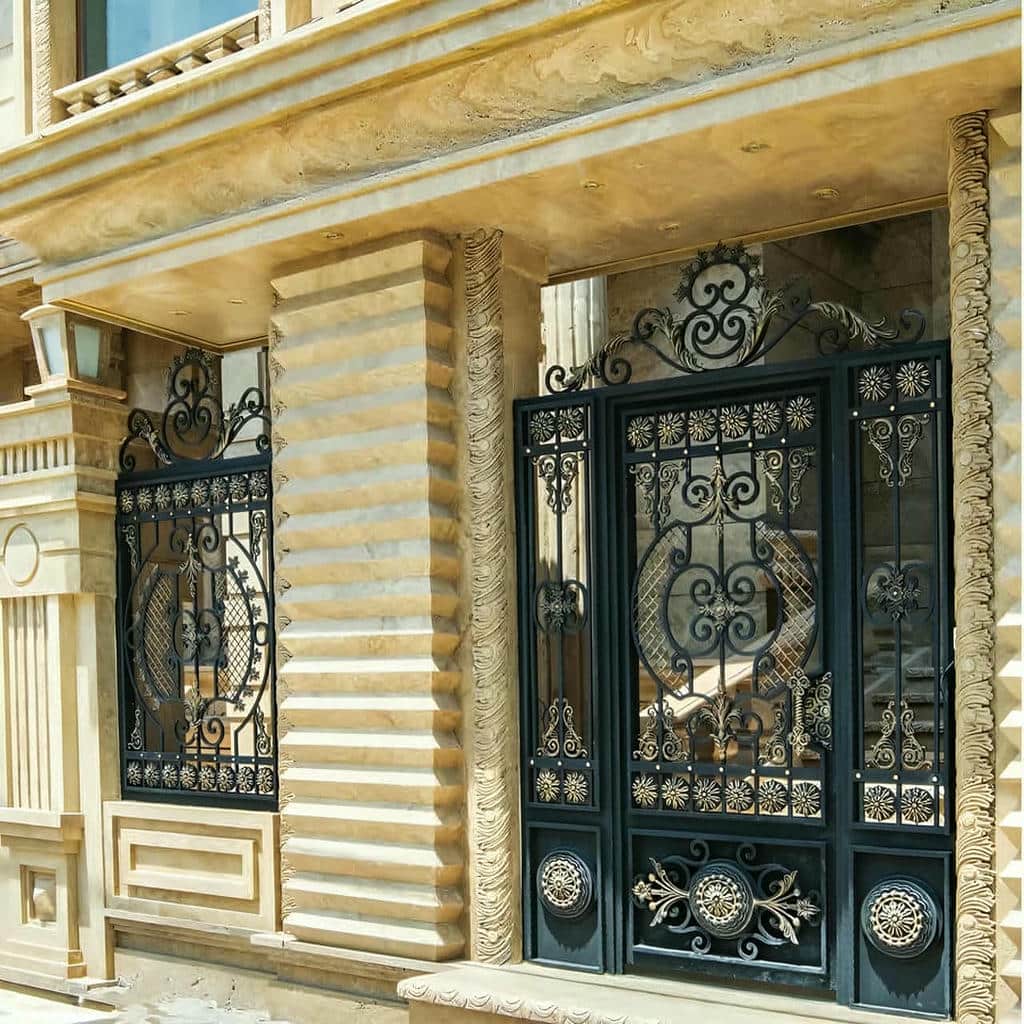 فروش درب فرفورژه گل دار مدل شیشهخور