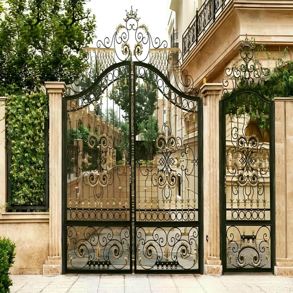 نصب درب پارکینگ حیاط لولایی یک لنگه