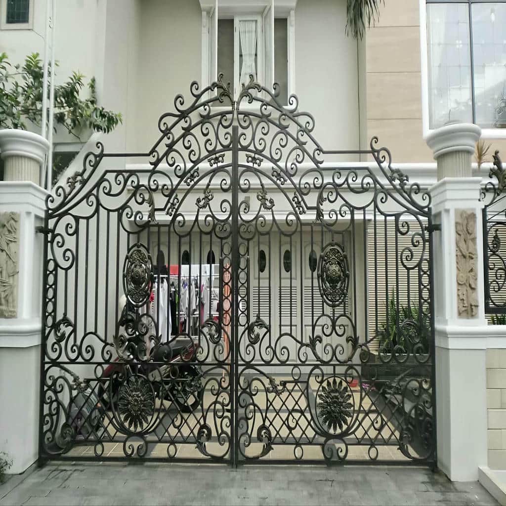 ساخت درب حیاط بزرگ پارکینگ مدل تلسکوپی