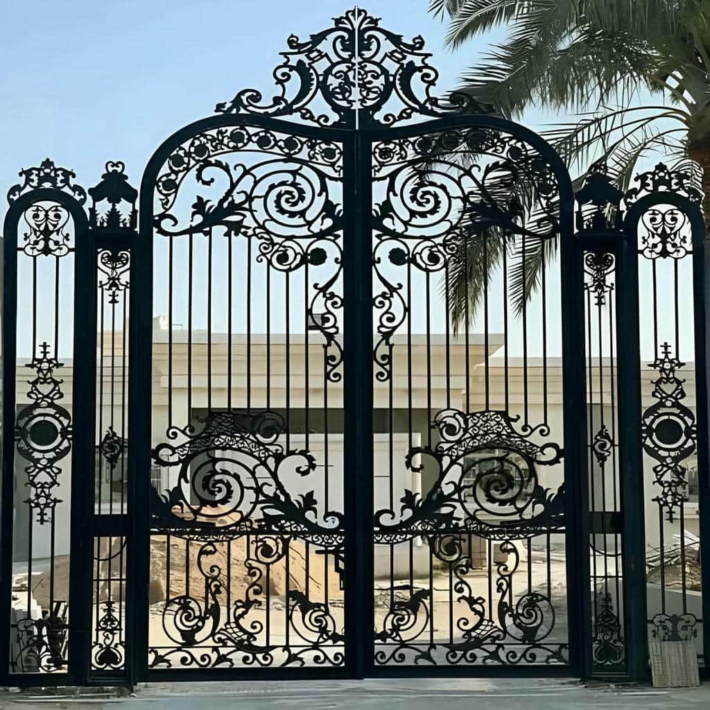 سفارش درب مینیمال خطی با خطوط افقی