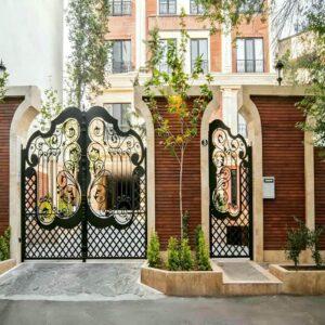 7 طرح درب ویلایی فرفورژه نمای رومی
