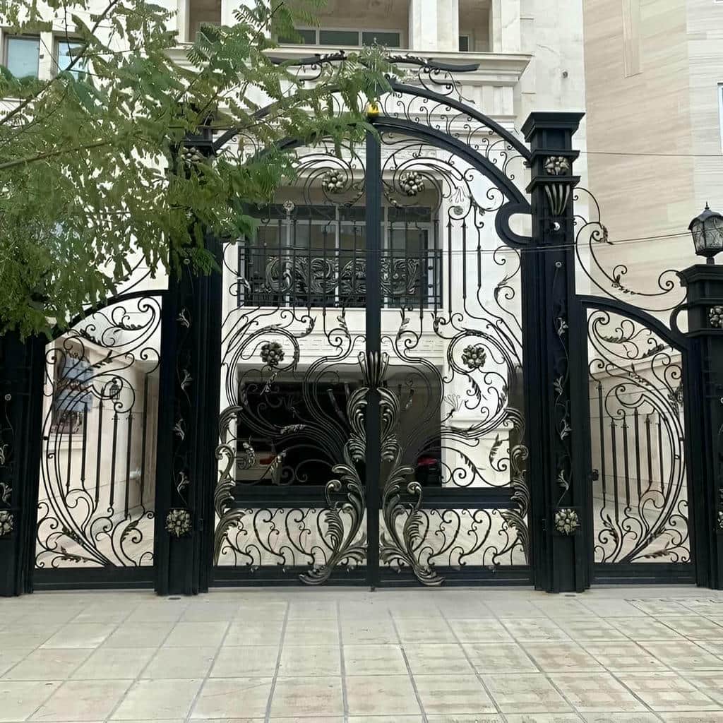 خدمات نصب درب پارکینگ شاسی فلزی تقویت شده