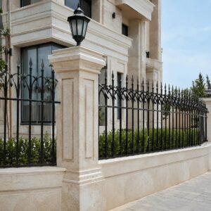 12 مدل حفاظ روی دیوار حیاط مسکونی
